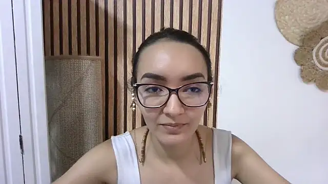 LinzyBaner online show from February 2025 10:28:02 PM