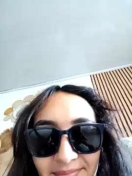 LinzyBaner online show from September 2025 09:46:01 PM