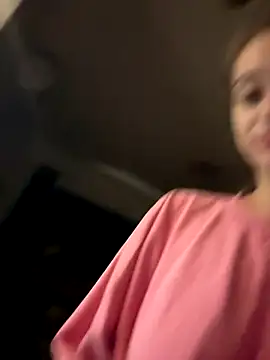 Snapshot of MonicaMilz chatting on December 2024 06:28:02 PM MonicaMilz online show from December 2024 06:28:02 PM