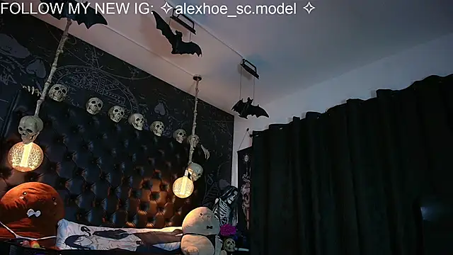 AlexHoe  online show from May 2026 06:39:02 PM