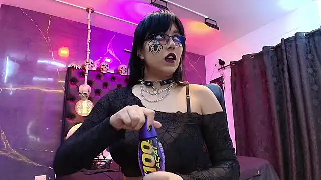 AlexHoe  online show from March 2025 06:56:01 PM