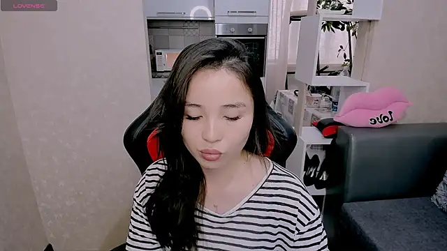 AyaMoon online show from October 2025 04:50:01 AM