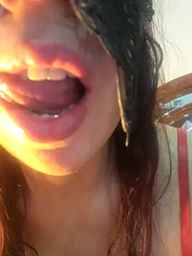 LAURAFOCOSA online show from March 2026 10:01:01 PM