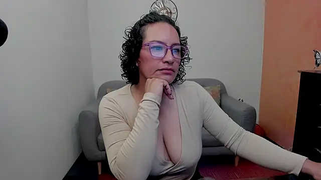 Snapshot of scarlet_wet chatting on June 2026 10:15:01 PM scarlet wet online show from June 2026 10:15:01 PM