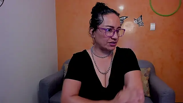 scarlet wet online show from April 2026 09:44:01 PM