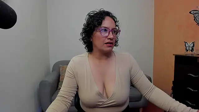 Snapshot of scarlet_wet chatting on June 2026 11:31:01 PM scarlet wet online show from June 2026 11:31:01 PM