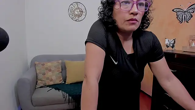 Snapshot of scarlet_wet chatting on July 2026 10:39:02 PM scarlet wet online show from July 2026 10:39:02 PM