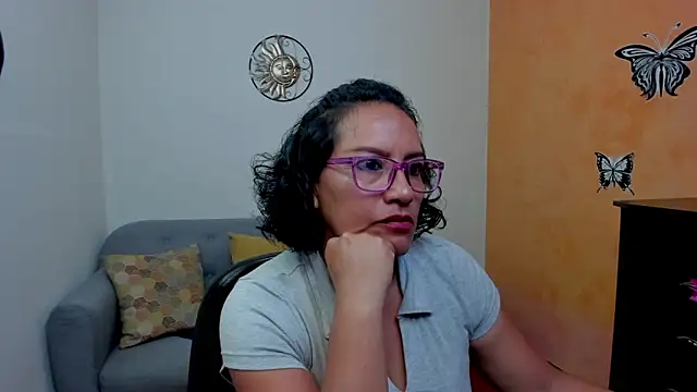 Snapshot of scarlet_wet chatting on May 2026 10:40:02 PM scarlet wet online show from May 2026 10:40:02 PM