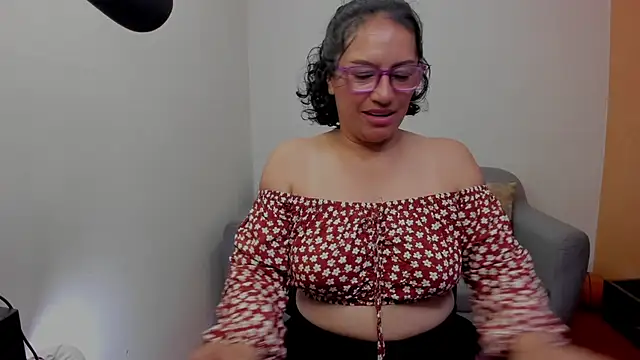 Snapshot of scarlet_wet chatting on June 2026 11:28:01 PM scarlet wet online show from June 2026 11:28:01 PM