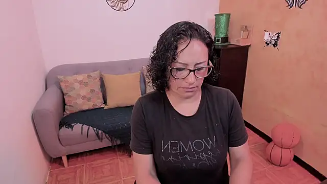 scarlet wet online show from December 2025 05:36:01 PM