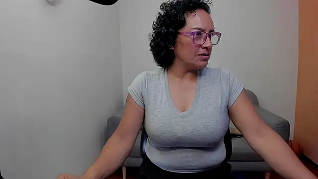Snapshot of scarlet_wet chatting on June 2026 11:42:01 PM scarlet wet online show from June 2026 11:42:01 PM