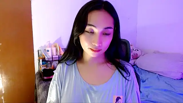 SweetLilly 18 online show from October 2025 02:13:01 AM