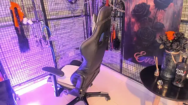 EVA BDSM online show from December 2025 10:42:01 PM