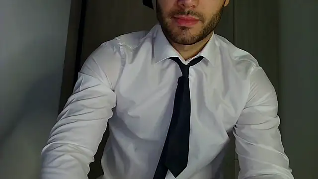 Justynn1 online show from October 2025 09:14:02 PM