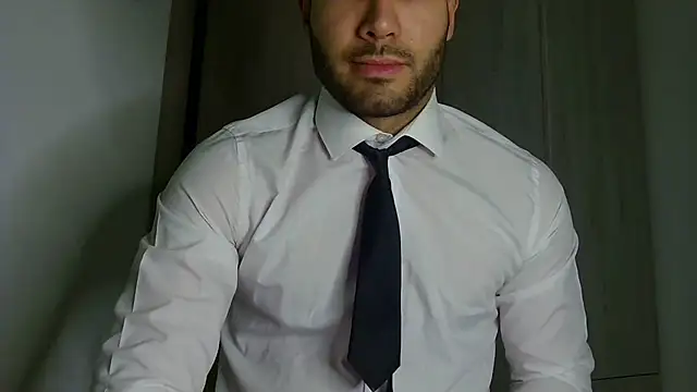 Justynn1 online show from April 2026 08:43:02 PM