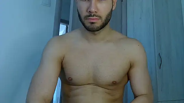 Snapshot of Justynn1 chatting on June 2026 04:25:01 AM Justynn1 online show from June 2026 04:25:01 AM