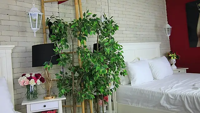 Snapshot of EmillyBronte chatting on September 2025 07:35:02 PM EmillyBronte online show from September 2025 07:35:02 PM