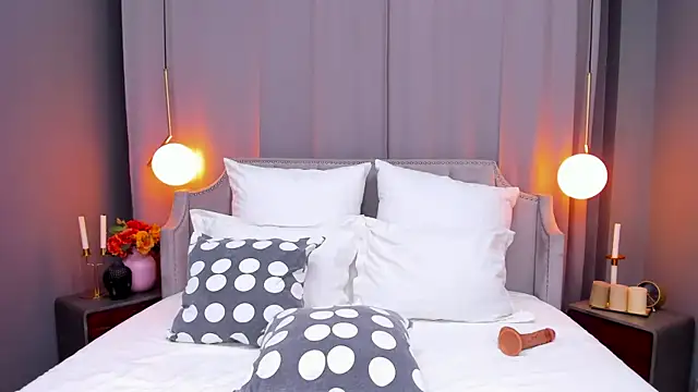 Snapshot of EmillyBronte chatting on February 2025 08:24:01 PM EmillyBronte online show from February 2025 08:24:01 PM