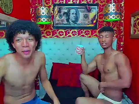 Snapshot of PEINBOYS chatting on June 2026 11:15:02 PM PEINBOYS online show from June 2026 11:15:02 PM