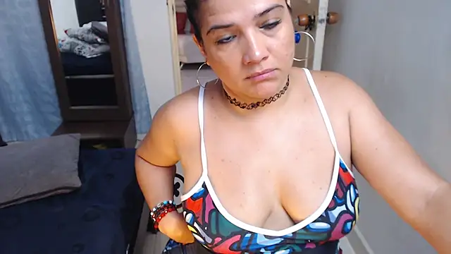 Snapshot of GlendaStarx chatting on November 2025 07:13:02 PM GlendaStarx online show from November 2025 07:13:02 PM