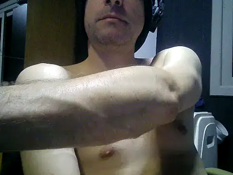 gauchors20 online show from November 2025 02:34:01 AM