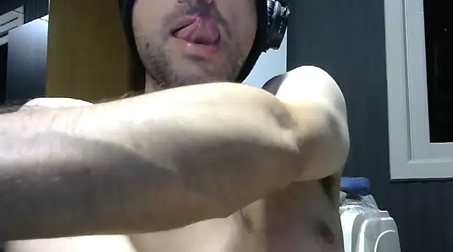 gauchors20 online show from February 2025 03:20:01 AM