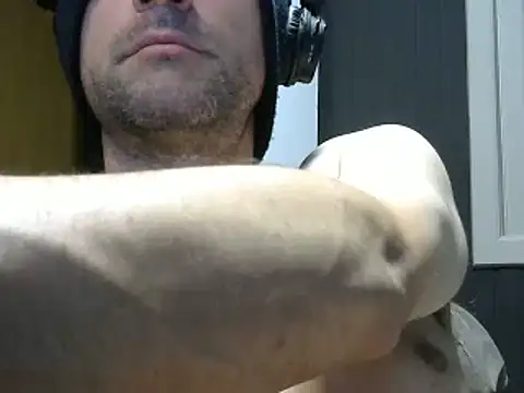 gauchors20 online show from December 2024 02:25:01 AM