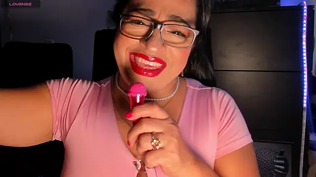 Snapshot of TamaraAniston chatting on March 2025 07:04:01 PM TamaraAniston online show from March 2025 07:04:01 PM