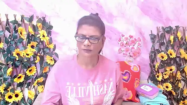 IndianAllure online show from December 2025 05:29:02 AM