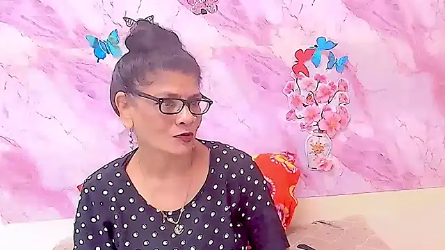 Snapshot of IndianAllure chatting on November 2025 05:18:01 AM IndianAllure online show from November 2025 05:18:01 AM