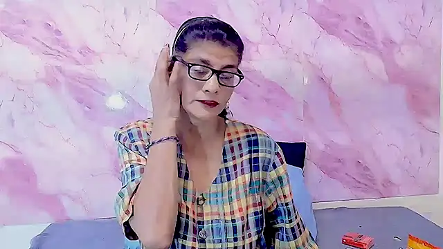 Snapshot of IndianAllure chatting on October 2025 05:41:01 AM IndianAllure online show from October 2025 05:41:01 AM
