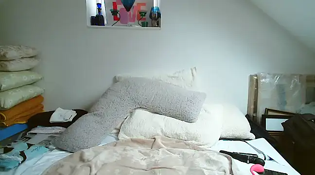 Uk-Joolz online show from December 2024 01:22:02 PM