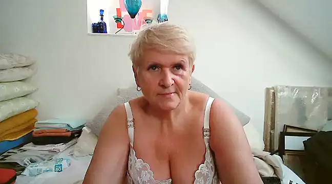 Uk-Joolz online show from December 2024 10:29:01 AM