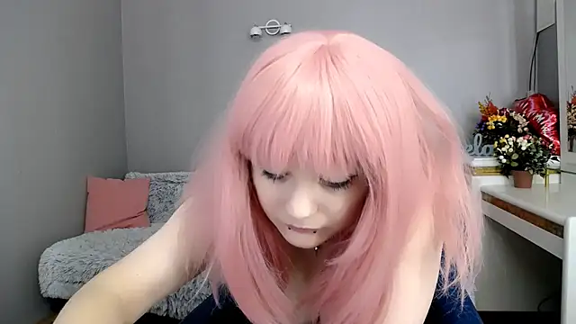 Estheri online show from March 2026 06:54:02 AM