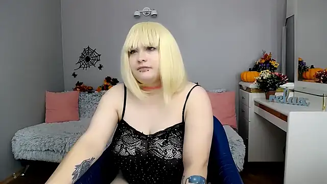 Estheri online show from November 2025 07:24:02 AM