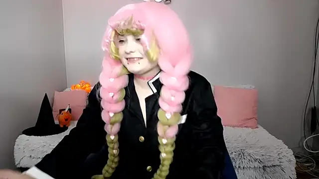 Estheri online show from October 2025 06:58:02 AM