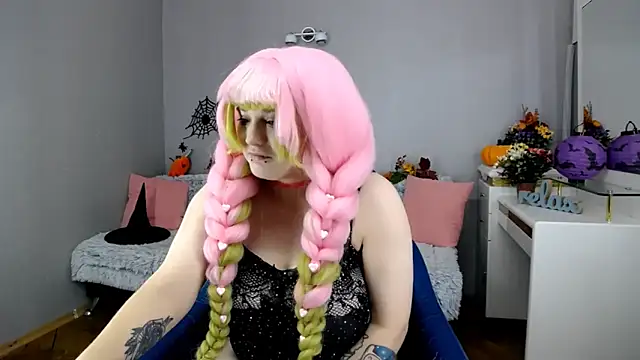 Estheri online show from October 2025 07:29:01 AM