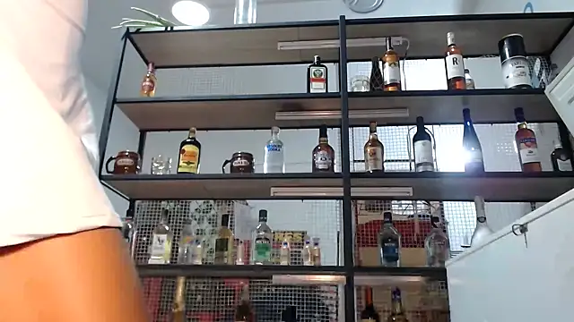 Snapshot of DAELAA chatting on November 2025 12:11:01 AM DAELAA online show from November 2025 12:11:01 AM