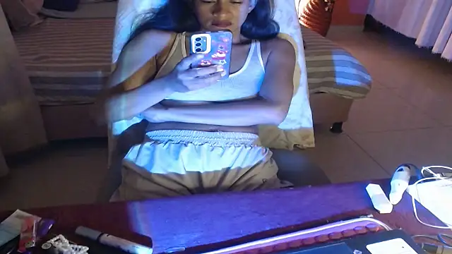 Snapshot of DAELAA chatting on May 2026 03:33:02 AM DAELAA online show from May 2026 03:33:02 AM