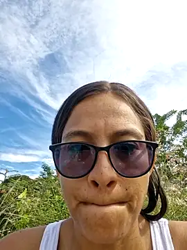 Snapshot of DAELAA chatting on October 2025 07:57:02 PM DAELAA online show from October 2025 07:57:02 PM