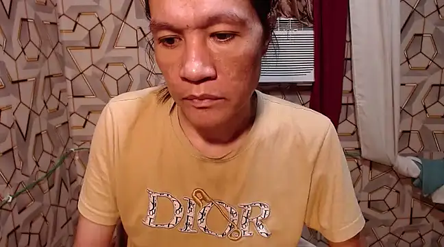 Snapshot of tshugecumxxx chatting on February 2025 04:00:02 PM tshugecumxxx online show from February 2025 04:00:02 PM