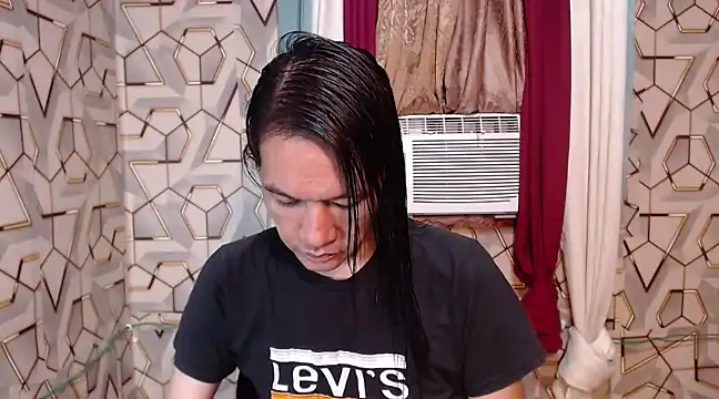 Snapshot of tshugecumxxx chatting on January 2025 12:50:02 PM tshugecumxxx online show from January 2025 12:50:02 PM