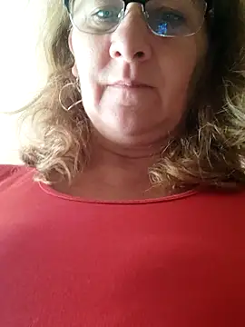 Snapshot of Elza01 chatting on November 2025 06:51:02 AM Elza01 online show from November 2025 06:51:02 AM