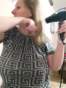 Snapshot of Elza01 chatting on March 2026 07:15:01 PM Elza01 online show from March 2026 07:15:01 PM