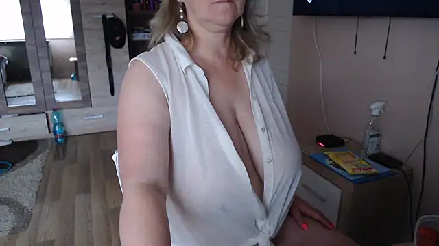 Elza01 online show from June 2026 05:14:01 PM