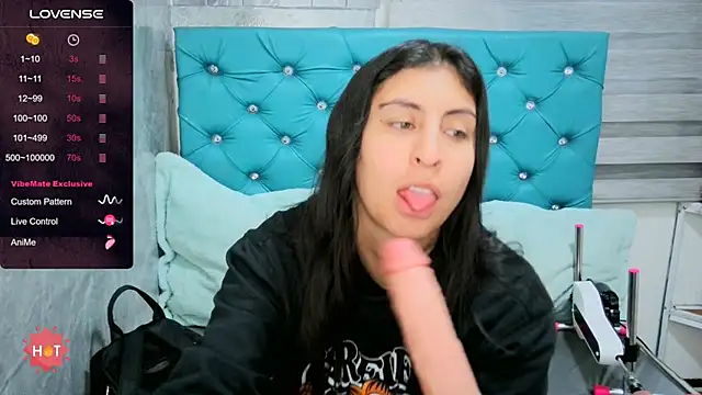 MAARYMOON online show from December 2025 11:14:02 AM