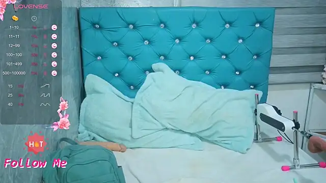 MAARYMOON online show from April 2026 10:41:01 AM