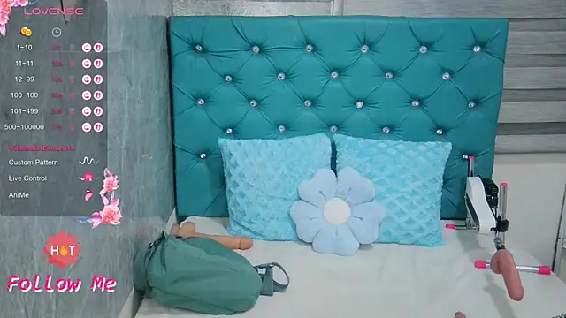 MAARYMOON online show from April 2026 10:39:01 AM