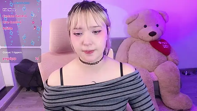 KuroChan420 online show from March 2026 02:34:01 AM