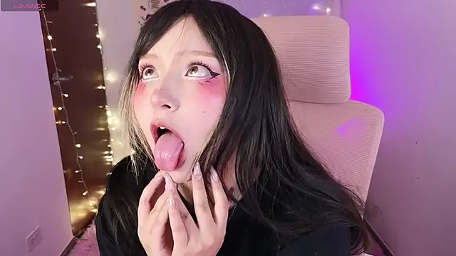 Snapshot of KuroChan420 chatting on December 2025 02:01:02 AM KuroChan420 online show from December 2025 02:01:02 AM